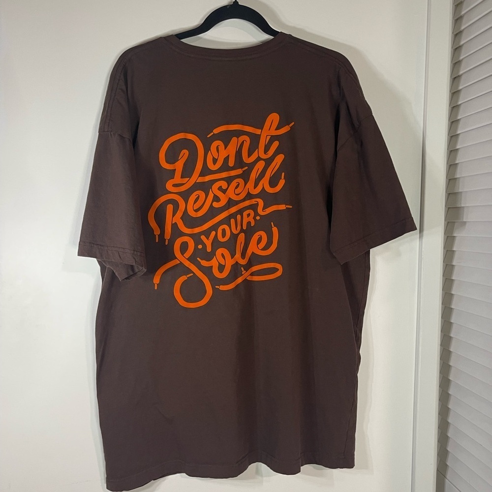 Brown Tee with Orange Detail - Picture 4 of 5